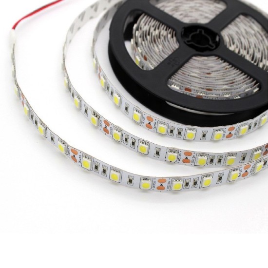 Üç Çip 60 LED'li İç Mekan Şerit LED